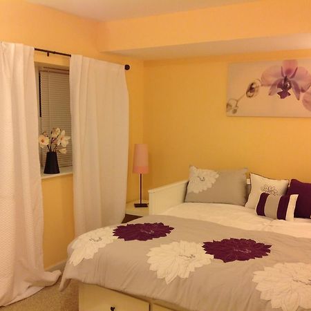 Mojoy Homesuites At Runyon Ньюарк Экстерьер фото